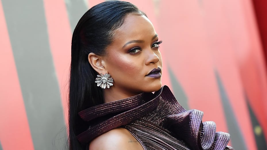 Rihanna – Η πλουσιότερη αυτοδημιούργητη στη μουσική βιομηχανία