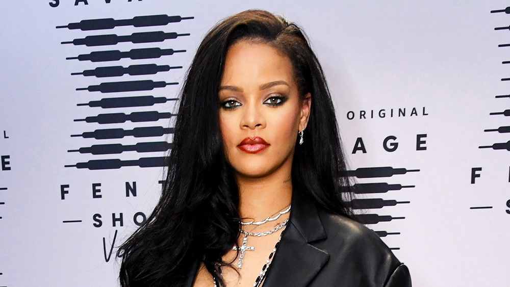 Rihanna – Παραιτήθηκε από τη διεύθυνση της εταιρείας της