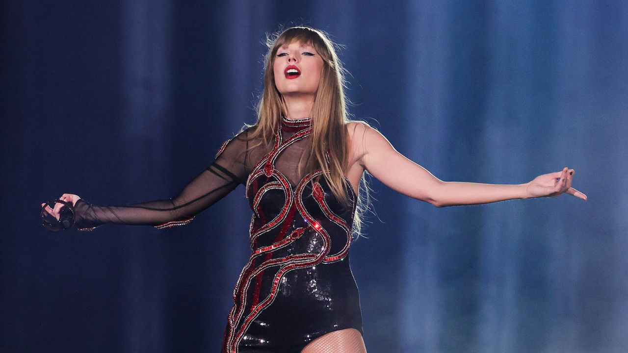 Taylor Swift: Ρεκόρ στην προπώληση εισιτηρίων της «Eras Tour» ταινίας