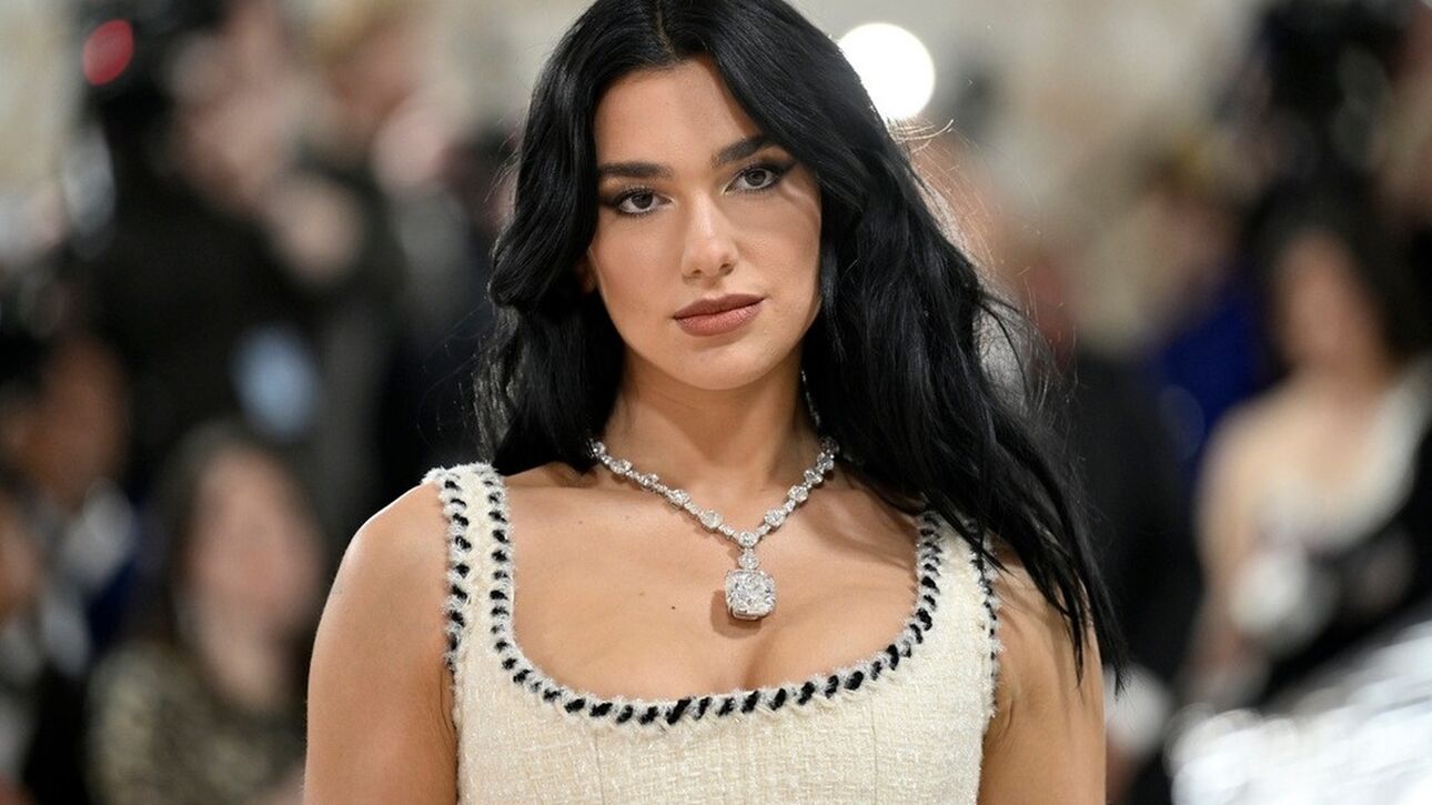 Dua Lipa: Το μυστηριώδες μήνυμά της στα social media