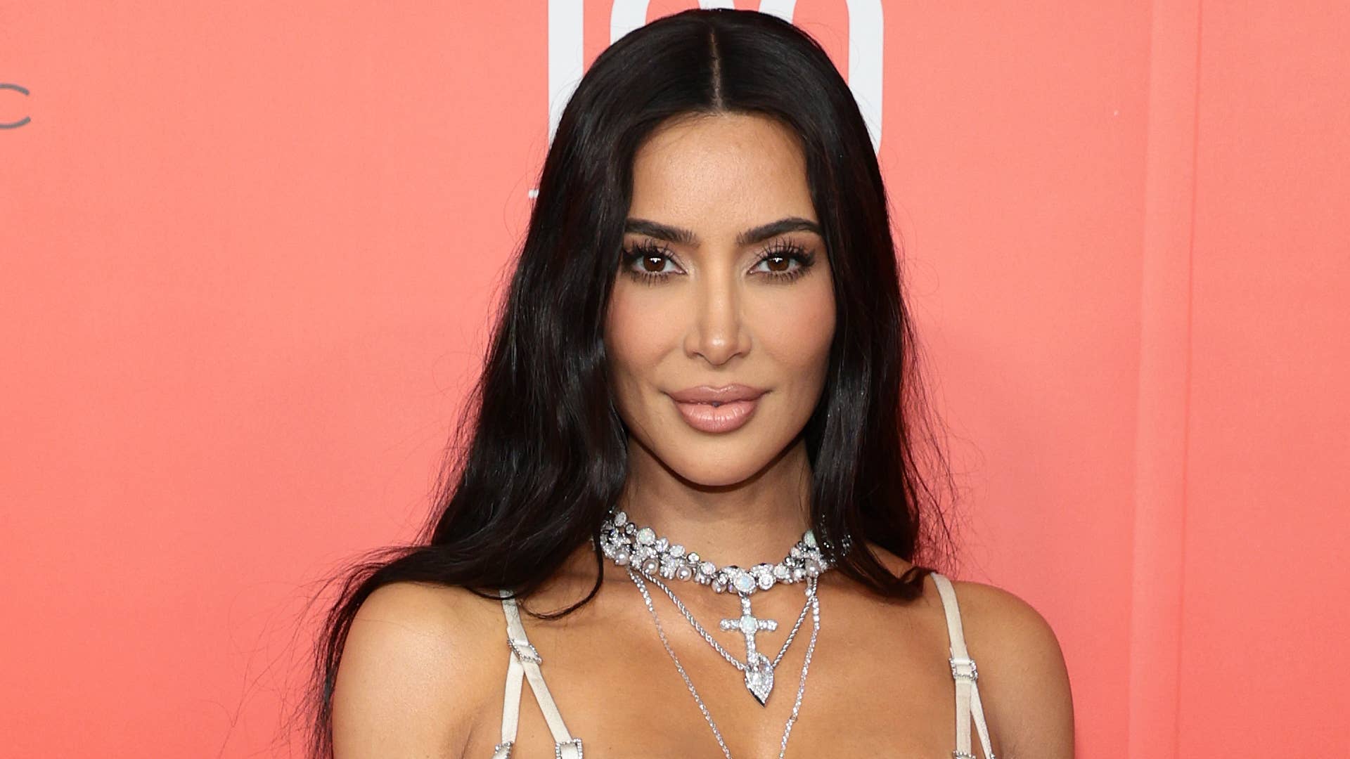 Είχε η Kim Kardashian το πιο περίεργο… περιτύλιγμα δώρων φέτος τα Χριστούγεννα;