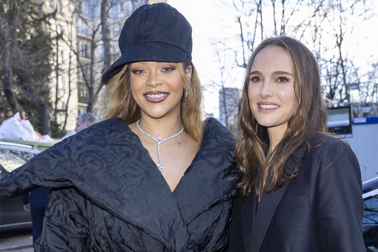 RIHANNA: Η FANGIRL ΣΤΙΓΜΗ ΜΕ ΤΗ NATALIE PORTMAN