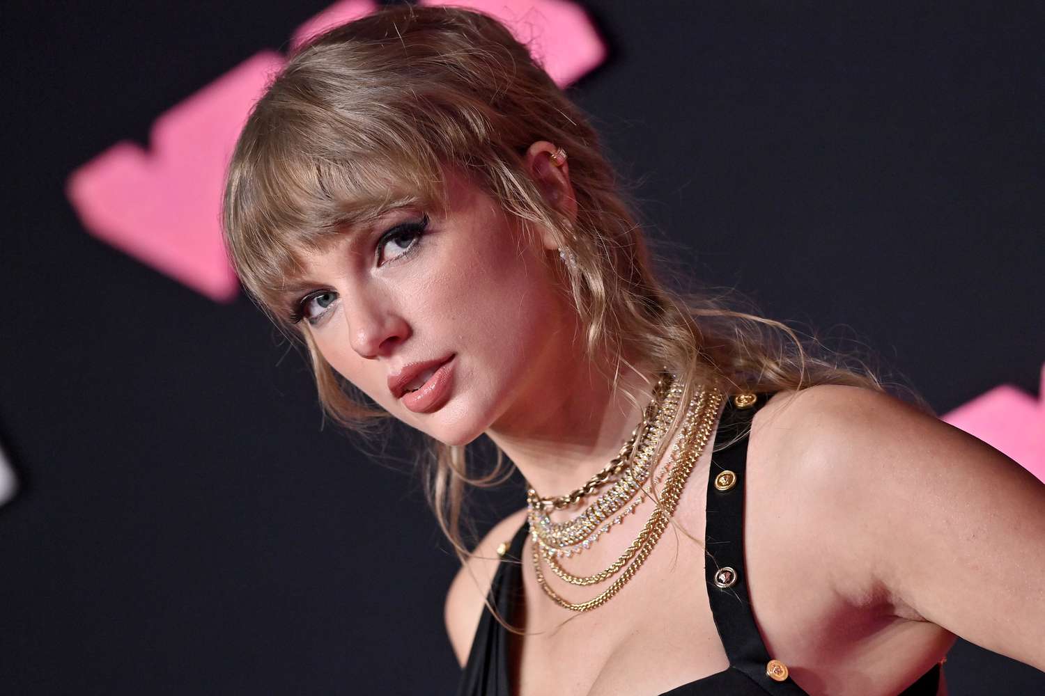 Taylor Swift: Ενοχλημένη με AI φωτογραφίες που τη δείχνουν γυμνή