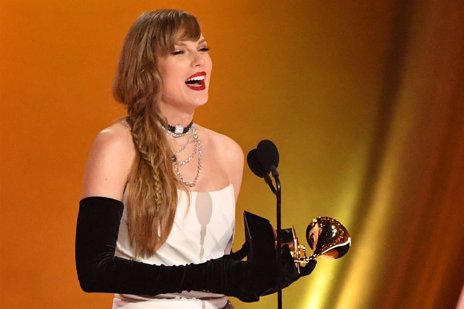 Η ιστορική νίκη της Taylor Swift στα 66α βραβεία Grammy