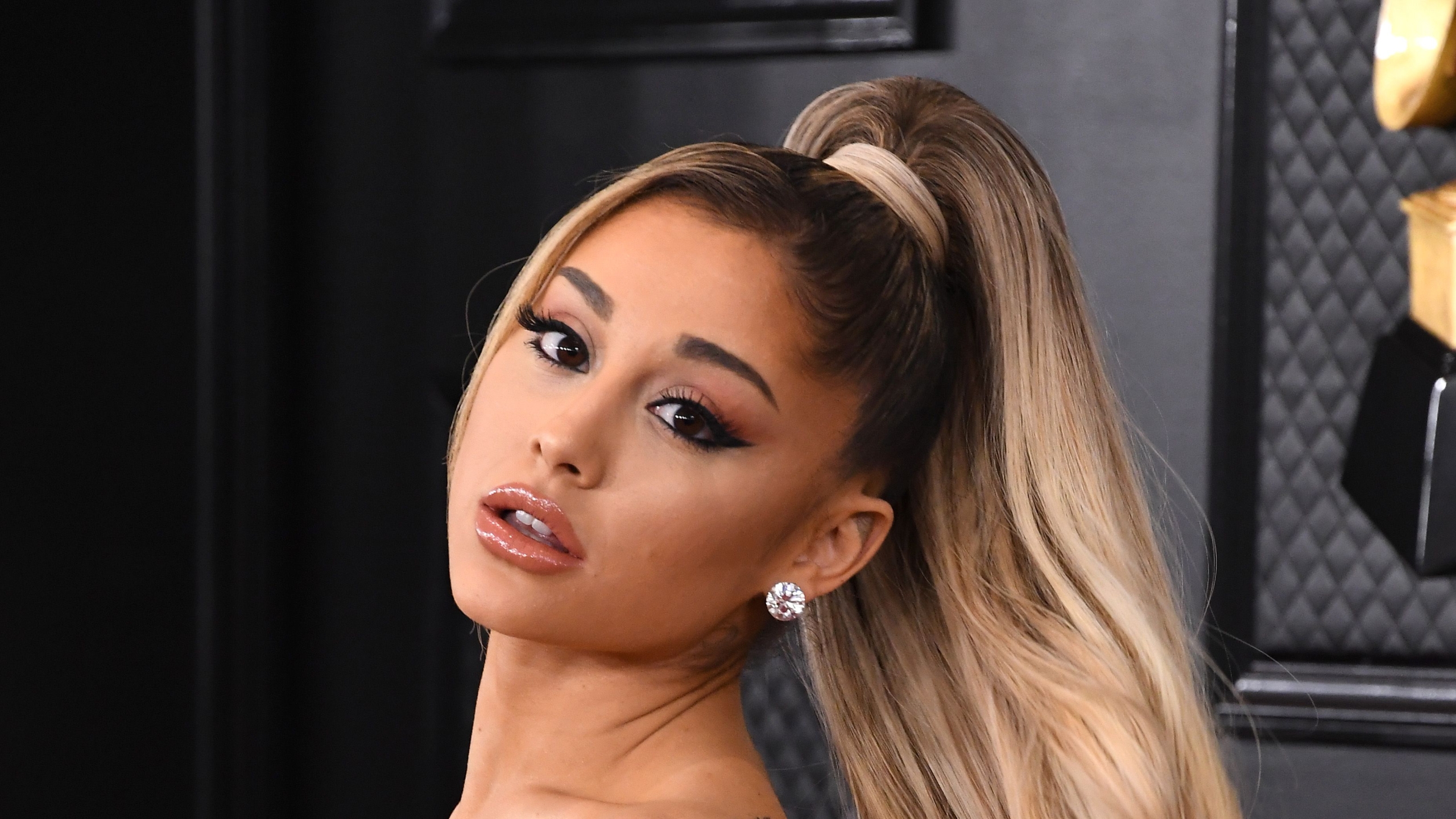 Ariana Grande: Χαρακτηρίζει το “the boy is mine” ως το “bad girl anthem” που ζητούσαν οι fans