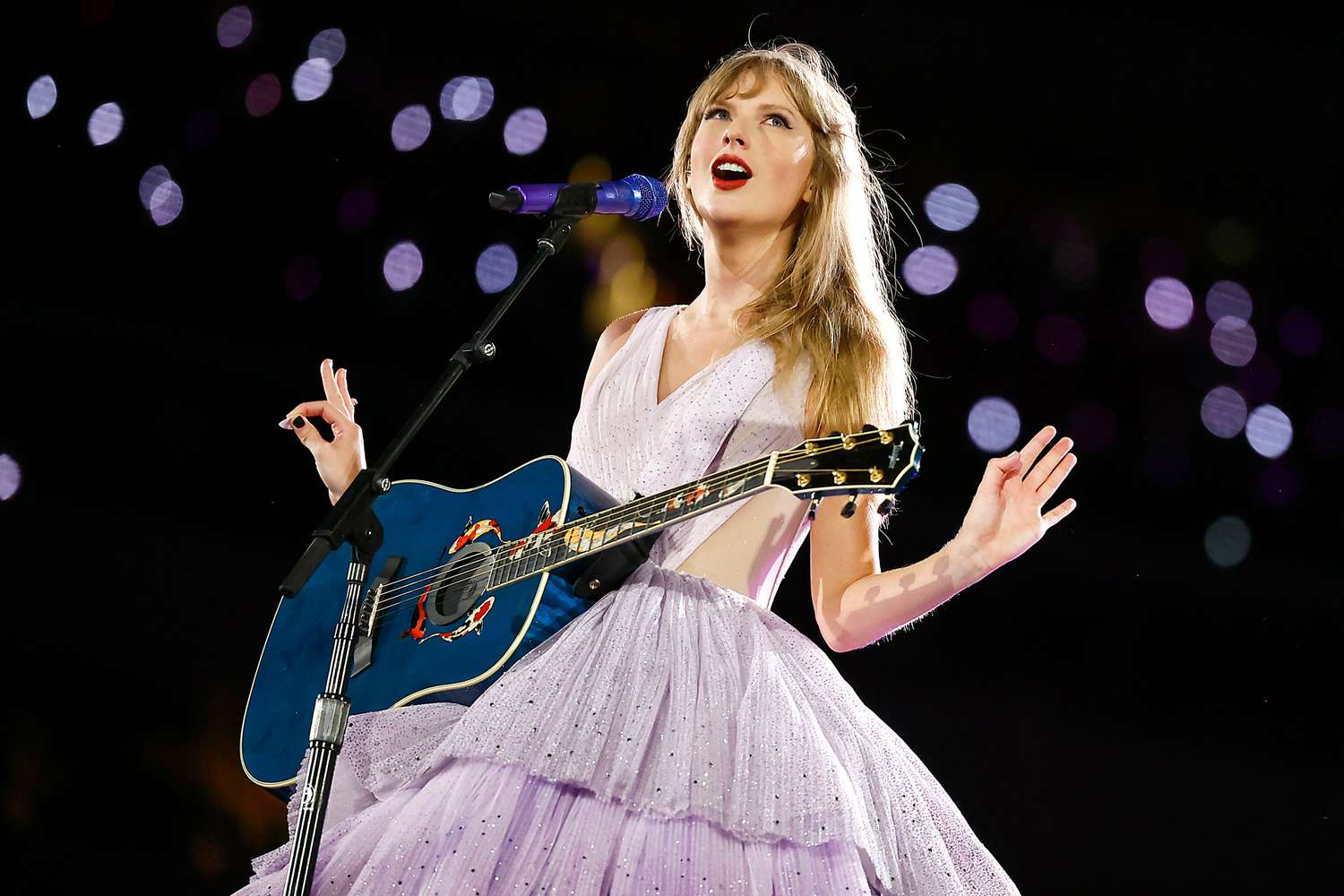 Taylor Swift: Ρεκόρ για την “Eras Tour” ταινία της στο Disney+