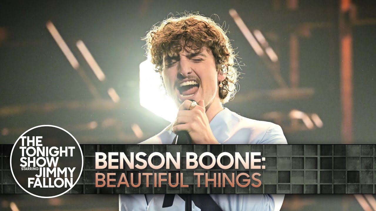 Benson Boone: Έφερε το “Beautiful Things” στη βραδινή τηλεόραση της Αμερικής