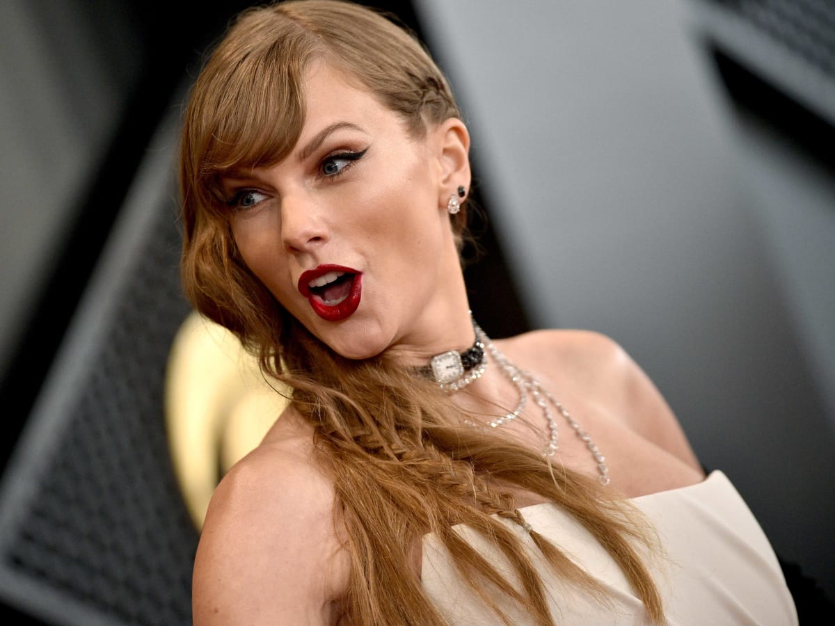 Taylor Swift: Μοιράστηκε στίχους της… έκλειψης από το νέο της album