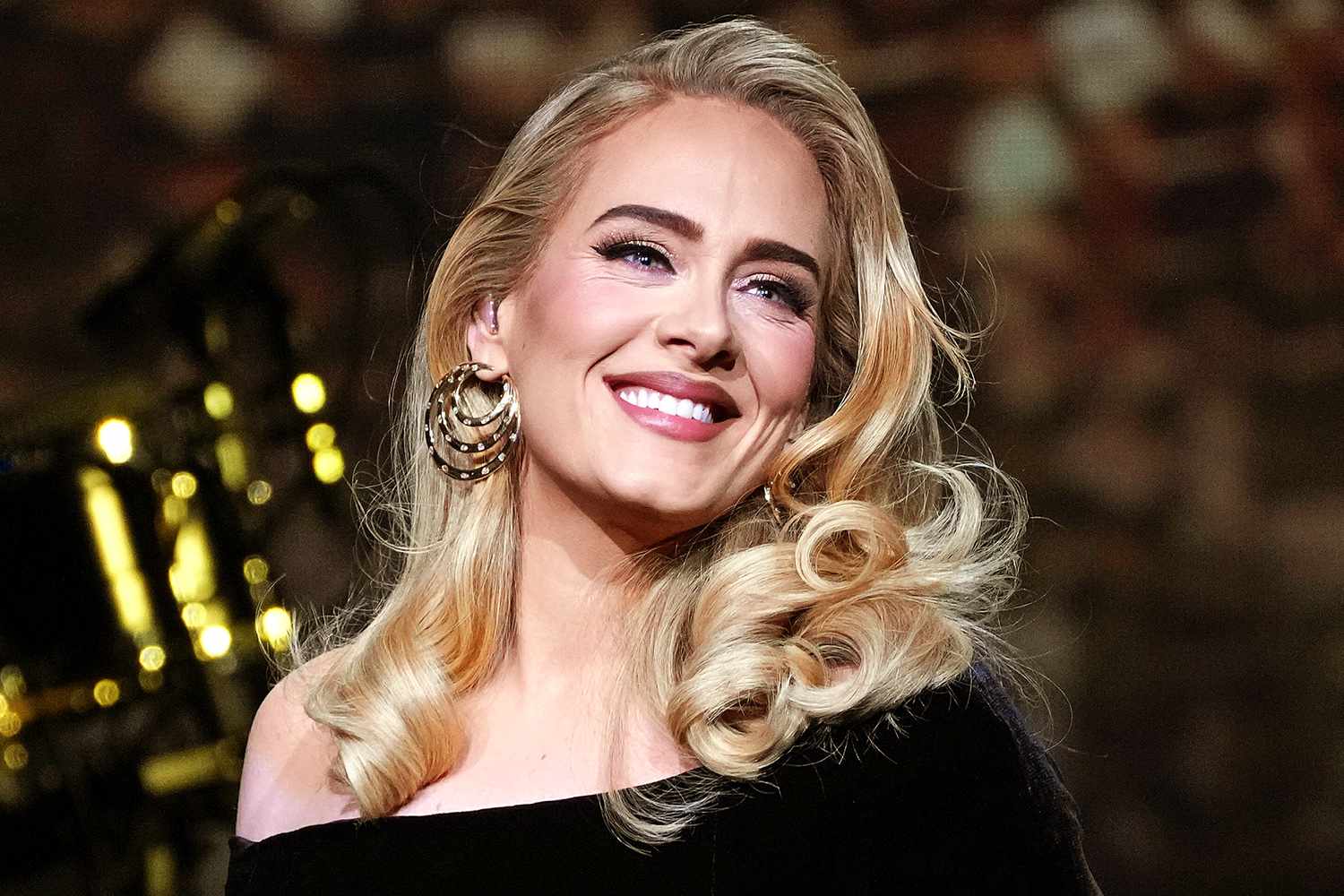 ADELE: ΘΕΛΕΙ ΝΑ ΓΙΝΕΙ ΞΑΝΑ ΜΑΜΑ