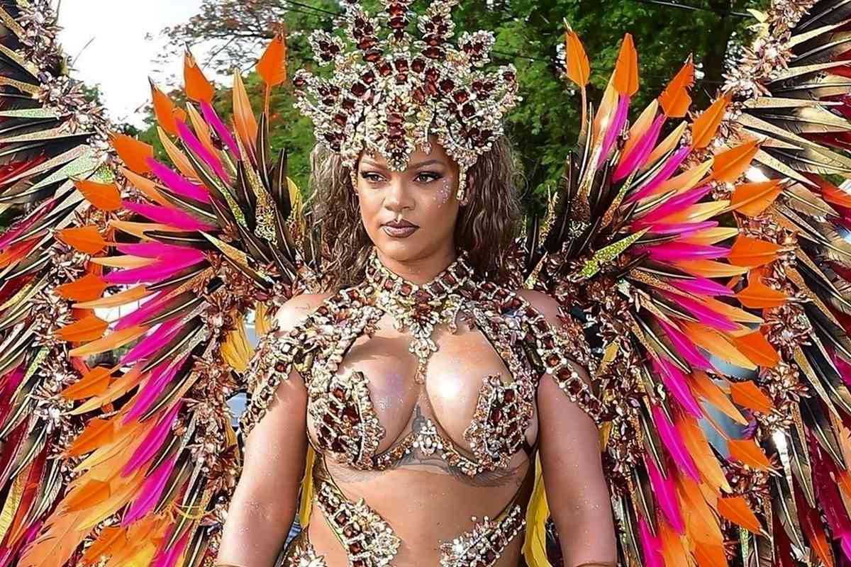 Rihanna: Η εντυπωσιακή εμφάνιση στο καρναβάλι των Barbados