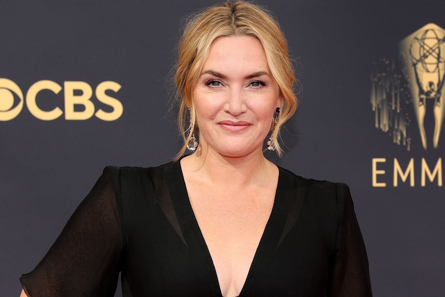 Kate Winslet: “Οι γυναίκες πρέπει να γιορτάζουν και να χαίρονται για το σώμα τους”