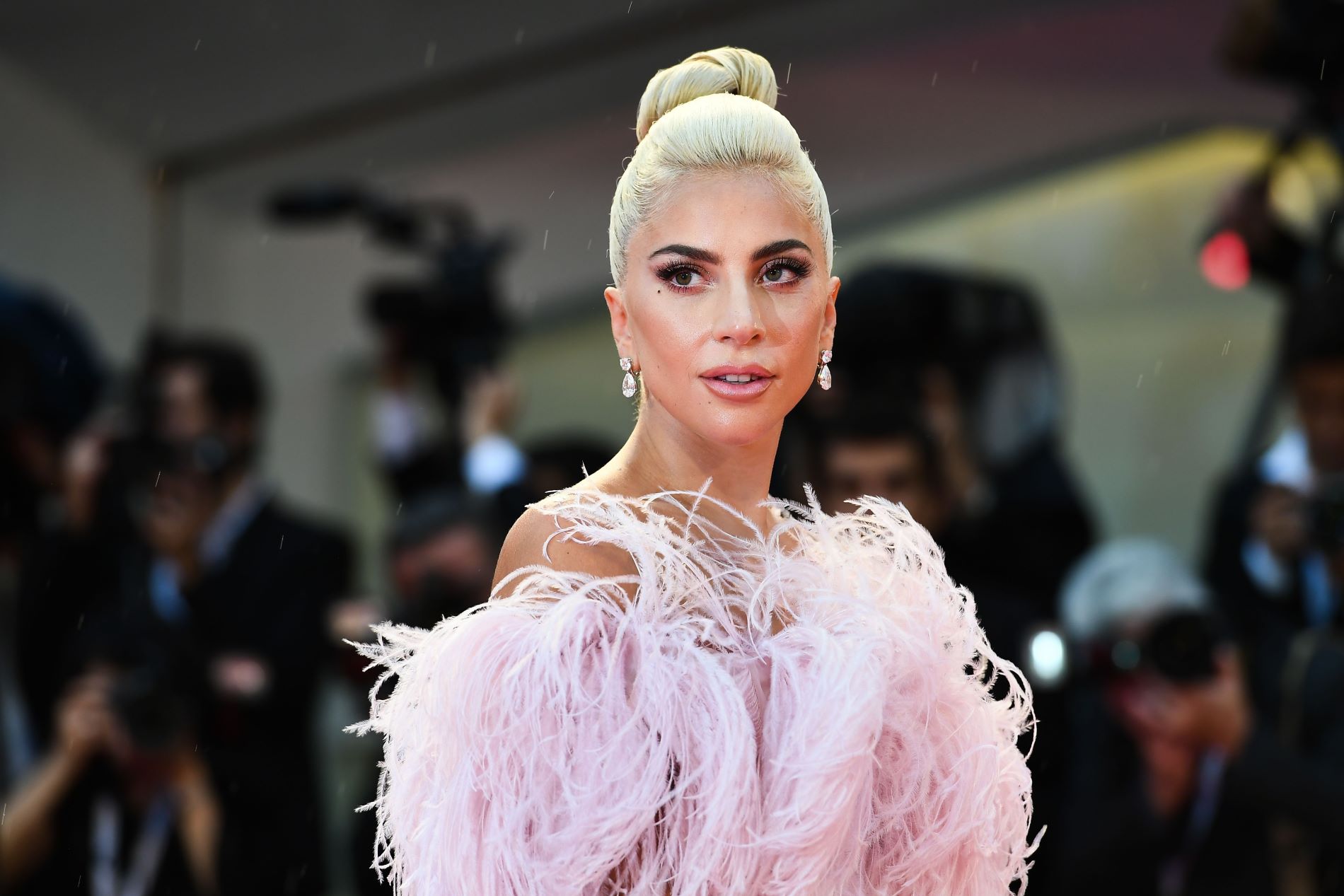 Lady Gaga: Η αντίδραση σε σχόλια παλιών συμφοιτητών που την… “έθαβαν” στο Facebook