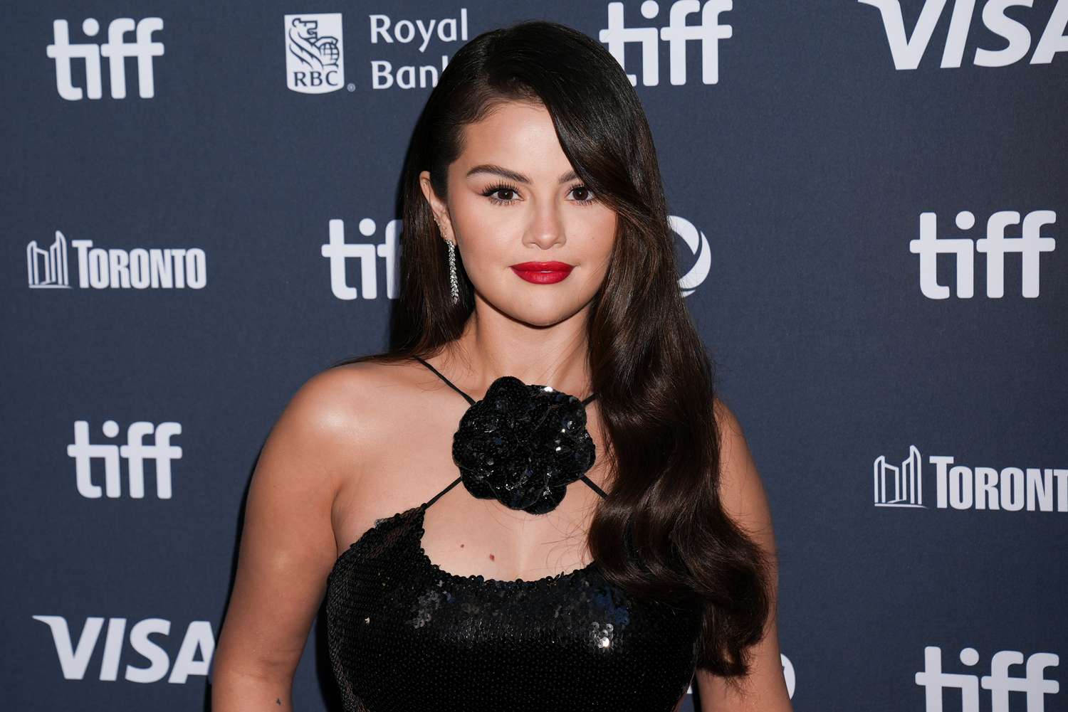 SELENA GOMEZ: Η ΑΠΟΚΑΛΥΨΗ ΓΙΑ ΤΗ ΜΗΤΡΟΤΗΤΑ