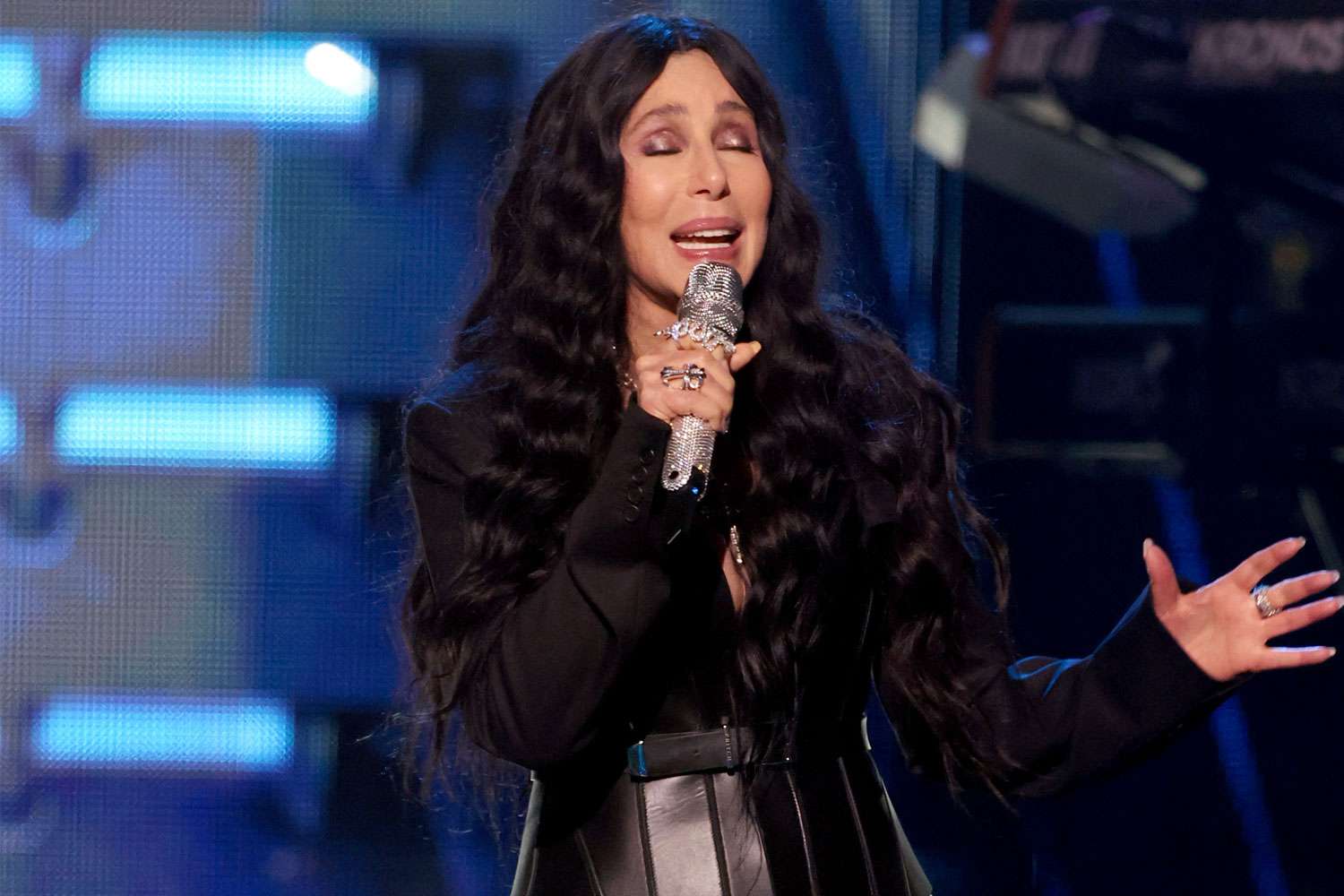 Cher: Αφιέρωσε σε όλες τις γυναίκες την εισαγωγή της στο Rock & Roll Hall of Fame