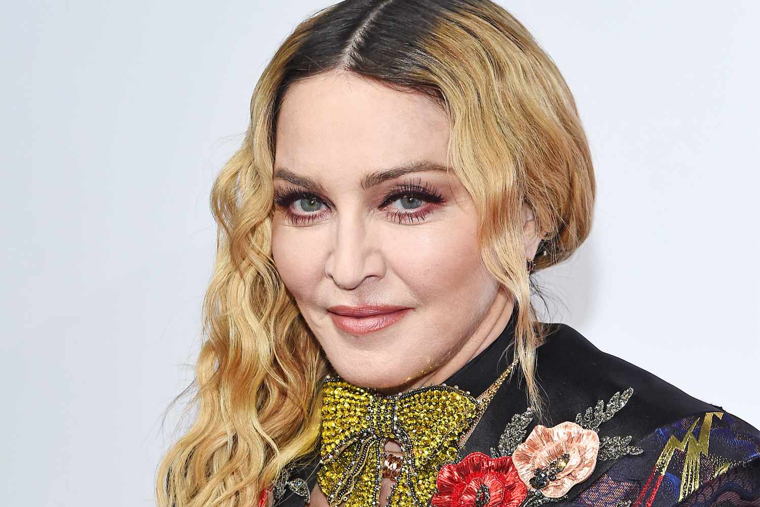 Madonna: Δε ξέρει εάν θέλει τη ζωή της σε σειρά ή ταινία