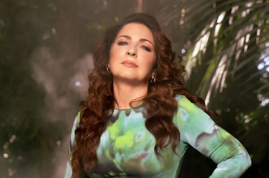Το «Raíces» της Gloria Estefan κυριαρχεί στα Billboard Charts