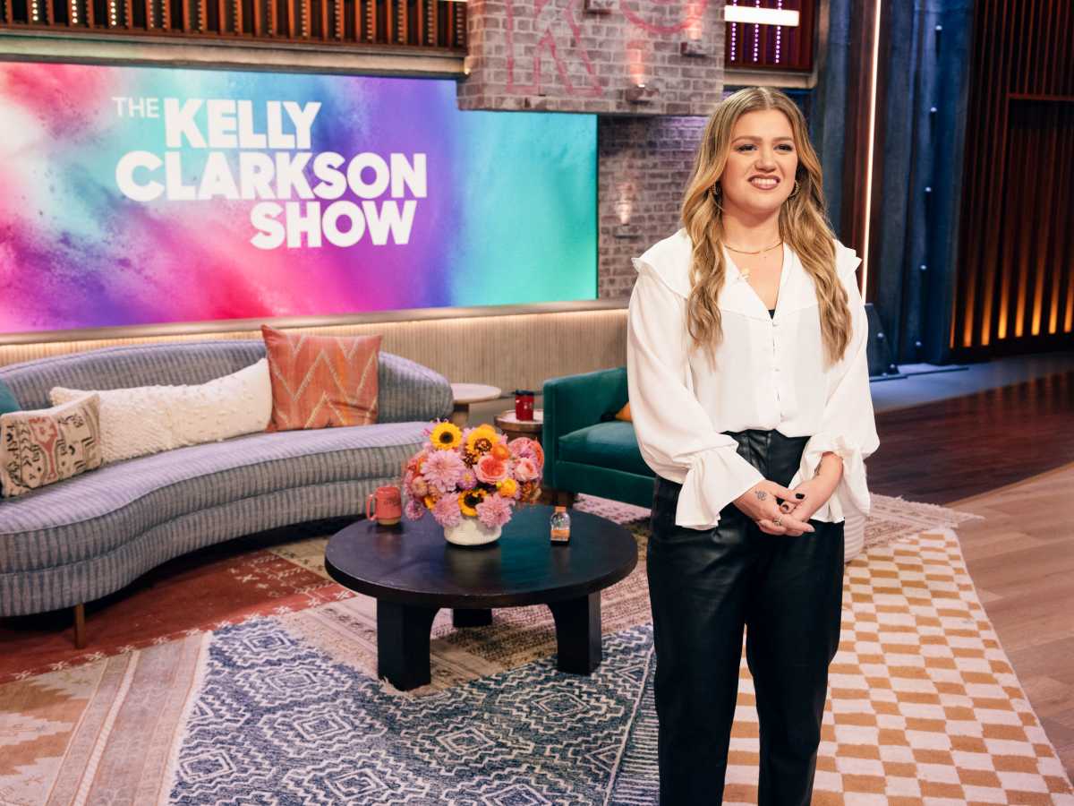 Η Kelly Clarkson αποκαλύπτει το πιο γρήγορο τραγούδι που έχει γράψει ποτέ