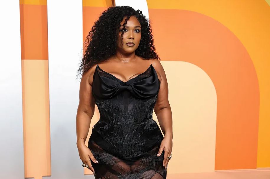 Η Lizzo έδειξε τις αλλαγές στο σώμα της μετά την απώλεια κιλών