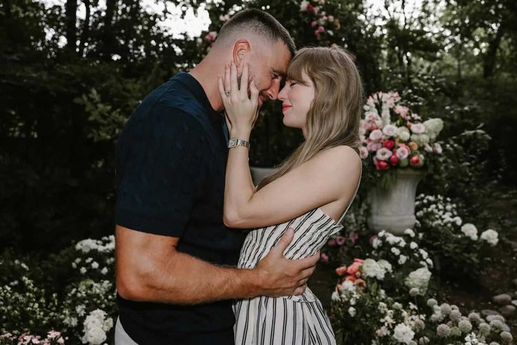 Η Taylor Swift  και ο Travis Kelce αρραβωνιάστηκαν