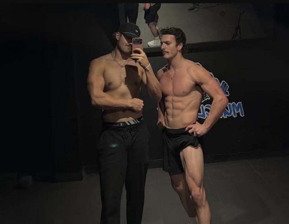 Ο Benson Boone σοκάρει τους θαυμαστές του με την ριζική μεταμόρφωση του σώματός του