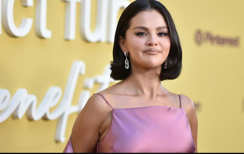 Selena Gomez: «Οι νέοι πρέπει να κάνουν διαλείμματα από τα social media -Ο κόσμος δεν είναι μια οθόνη»