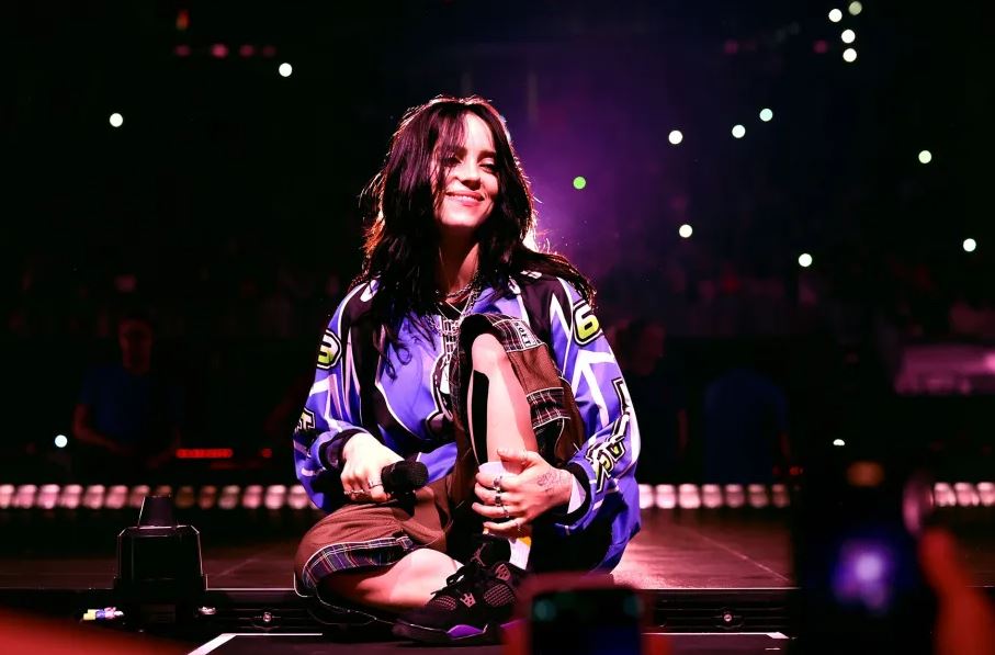 Η Billie Eilish δεν ήθελε να κυκλοφορήσει το «Birds of a Feather», καθώς θεωρούσε το τραγούδι «κάπως ανόητο».