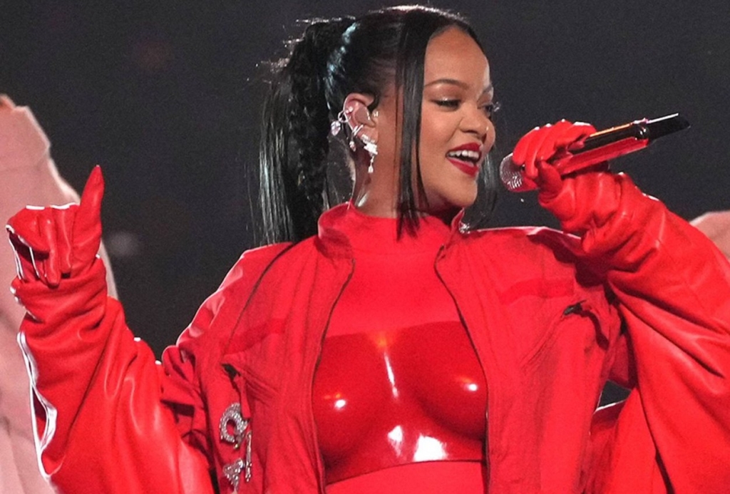 Η Rihanna «επιστρέφει στη σκηνή με μεγάλες καλοκαιρινές συναυλίες σε στάδια»