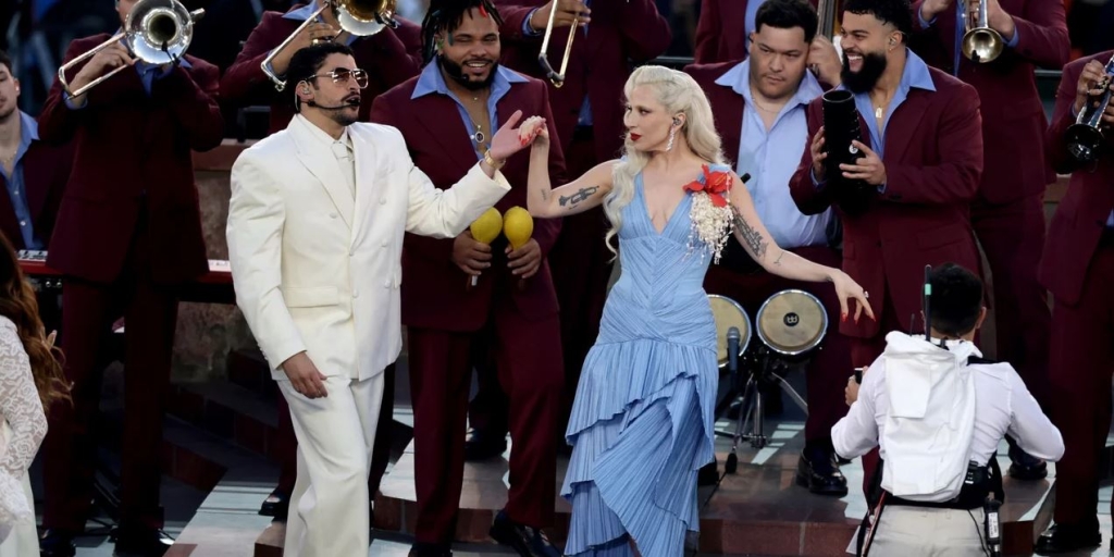 Super Bowl LX: Επαναστατική εμφάνιση του Bad Bunny στο ημίχρονο με πολιτικά μηνύματα