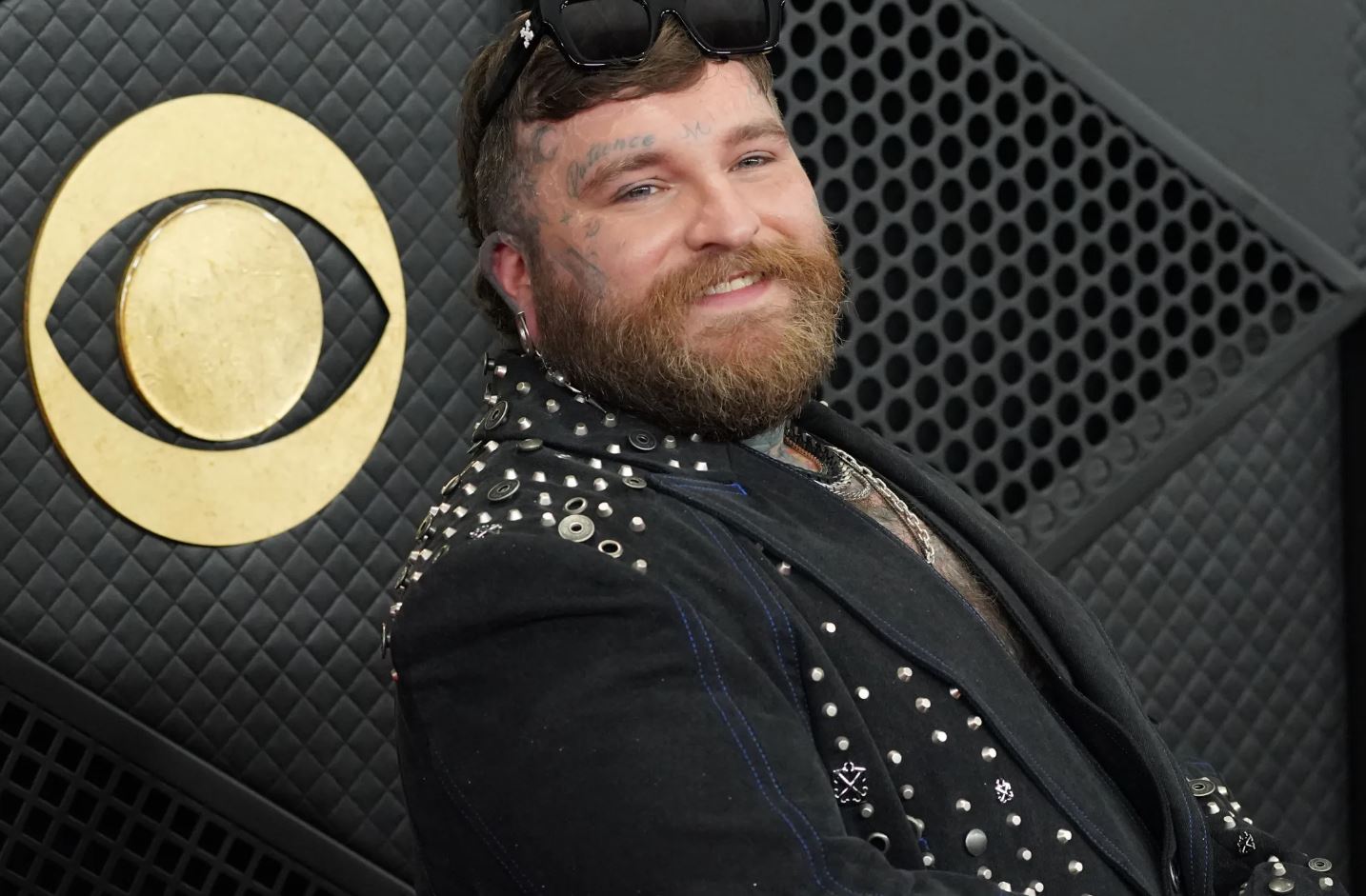 Με πιό τραγούδι ανεβαίνει ψυχολογικά ο Teddy Swims;