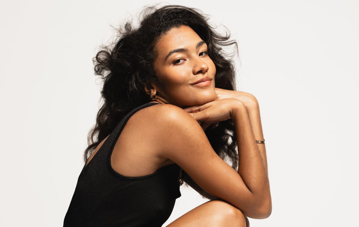 Θα τραγουδήσει η Olivia Dean το τραγούδι του 007;