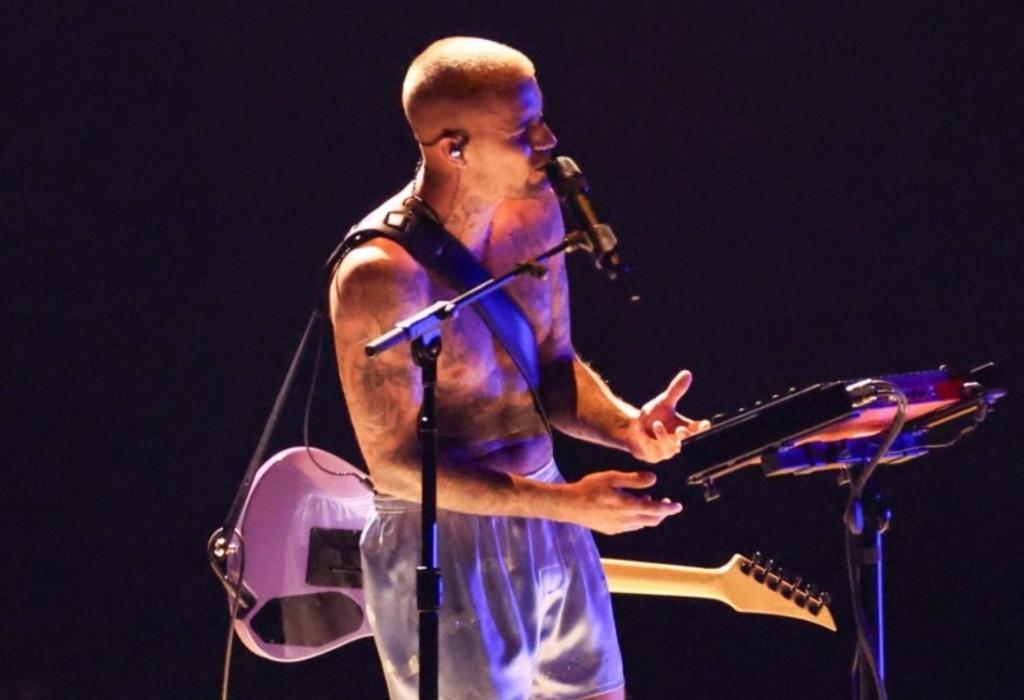 Ο Justin Bieber μοιράζεται μια ματιά από τα παρασκήνια της μυστικής του συναυλίας του